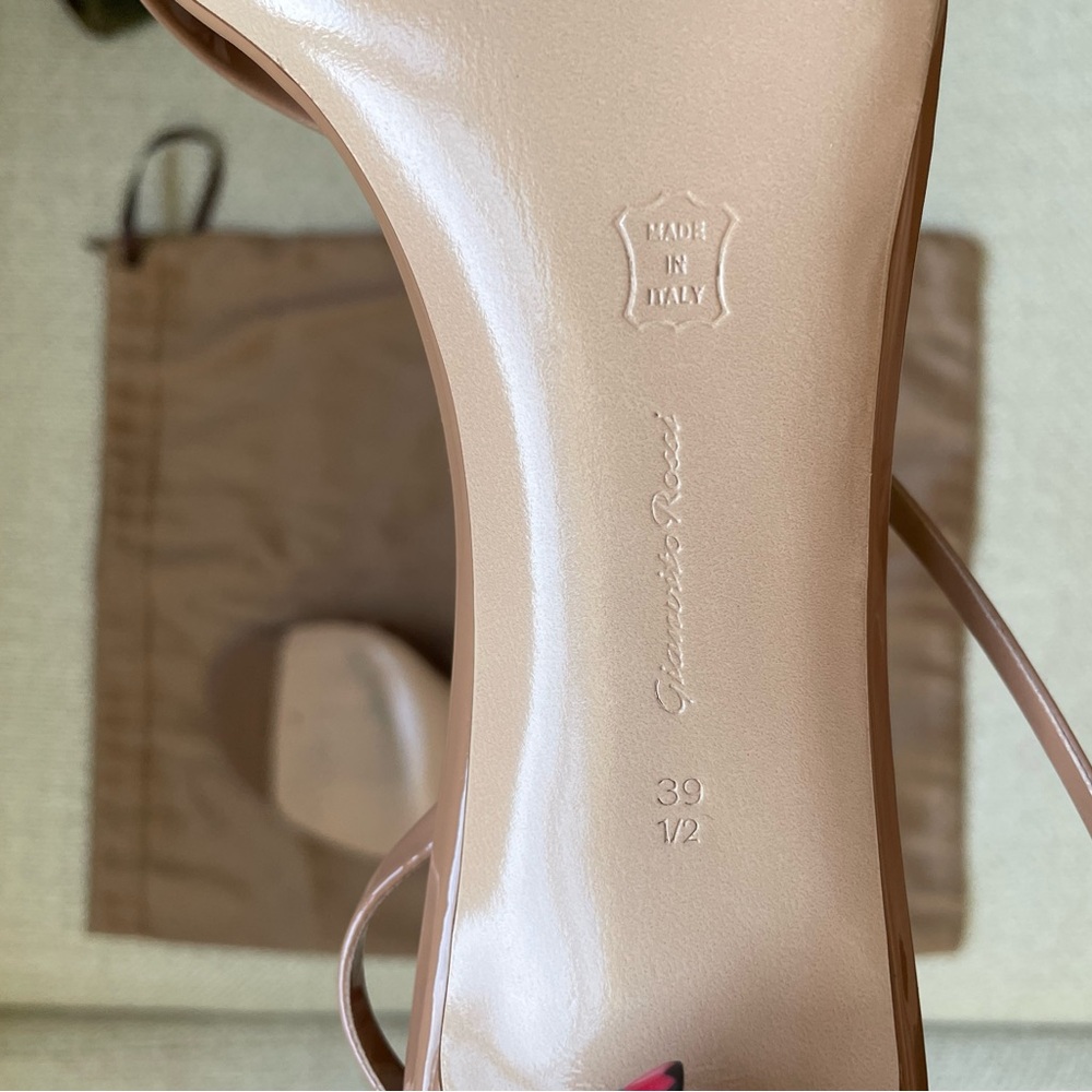 Gianvito Rossi Manhattan 85 Patent Leather Nude Slingback Heels Size 39.5 - Picture 9 of 11